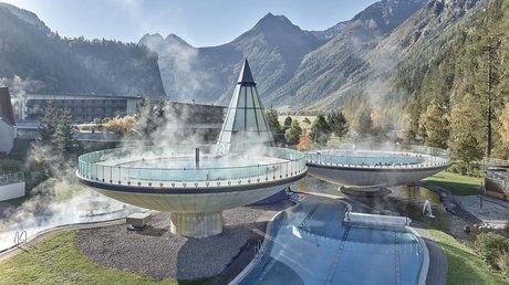 Des impressions de notre hôtel alpin à Vent ! Piscines extérieures avec vapeur dans un cadre montagneux